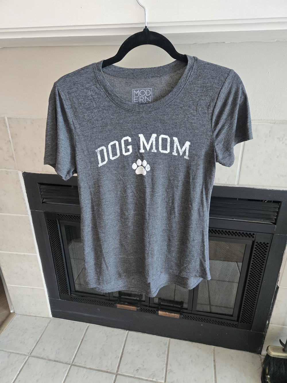 Modern Lux Gray DOG MOM Tee with White Paw